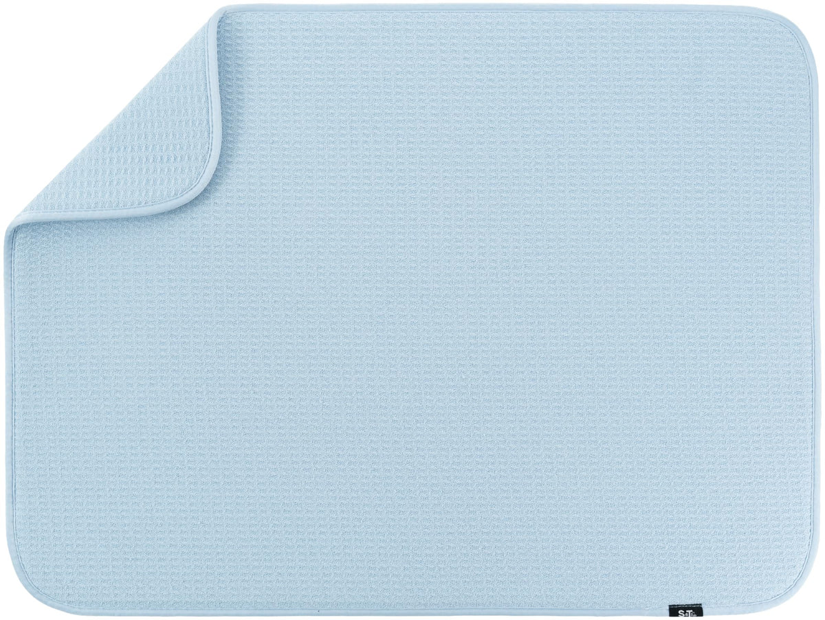 S&T INC. Dish Drying Mat XL on the counter absorbs water quickly to keep surfaces dry