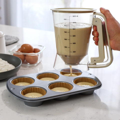 STIRLEX wide-mouth opening makes filling easy and fast.