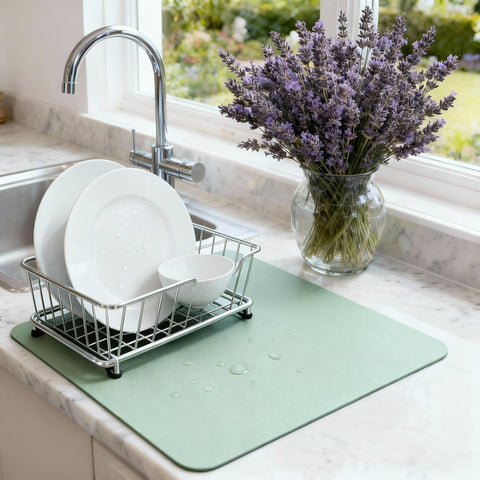 STRABELLA Dish Drying Mat anti-slip backing keeps dishes stable.