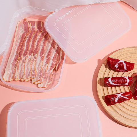 Suclain airtight-seal lid demonstrates freshness preservation in the deli container.