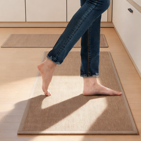 SUMLANS kitchen mat stain-resistant surface helps keep clean in busy kitchens.