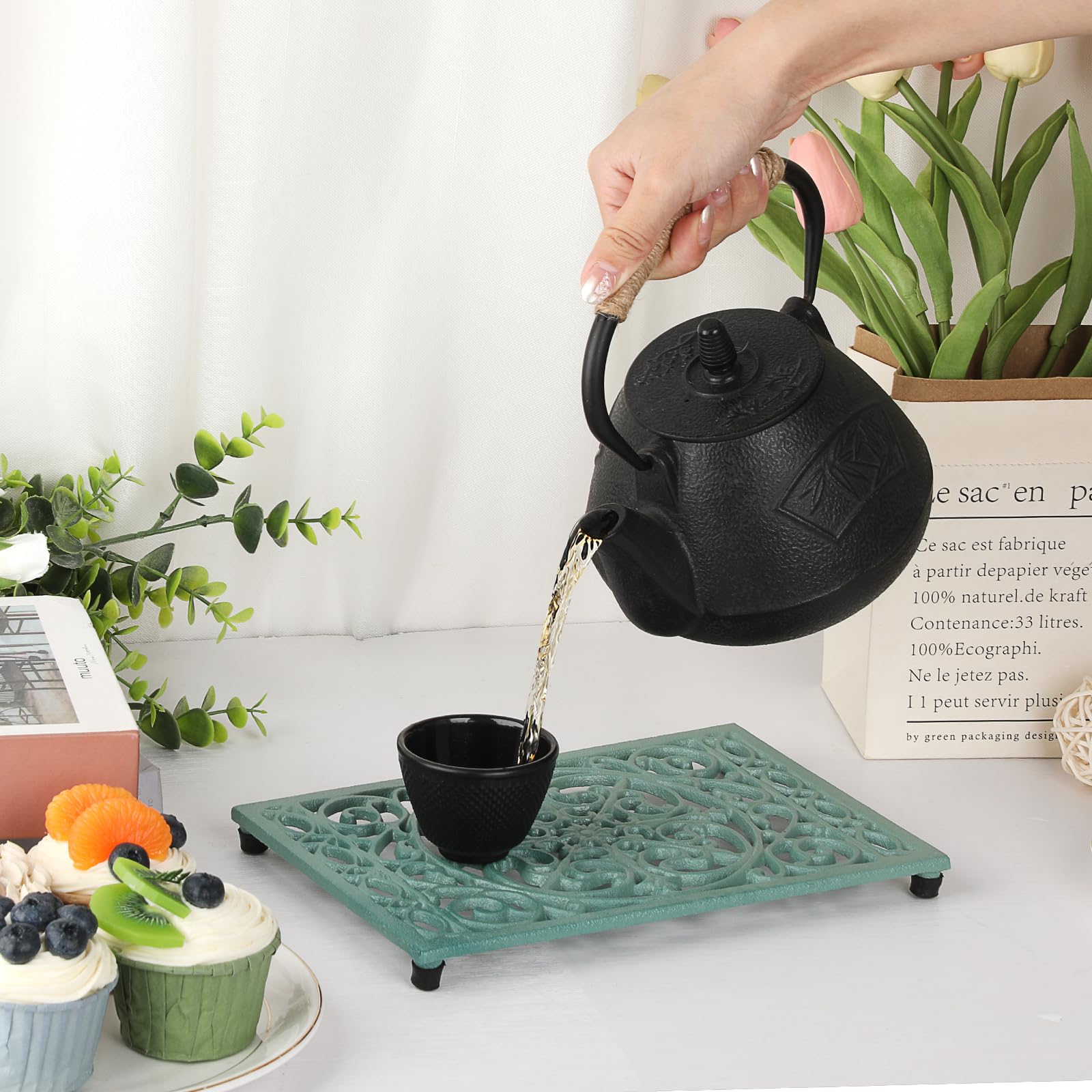 Sumnacon trivet makes a practical gift for housewarmings and holidays.