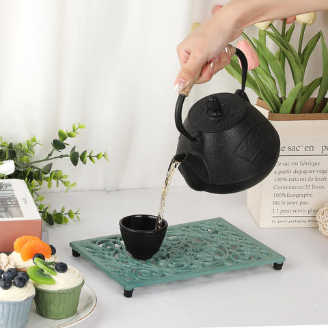 Sumnacon trivet makes a practical gift for housewarmings and holidays.