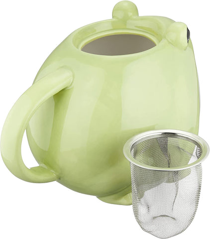 Sunart teacup close-up showing delicate rim and capacity cues