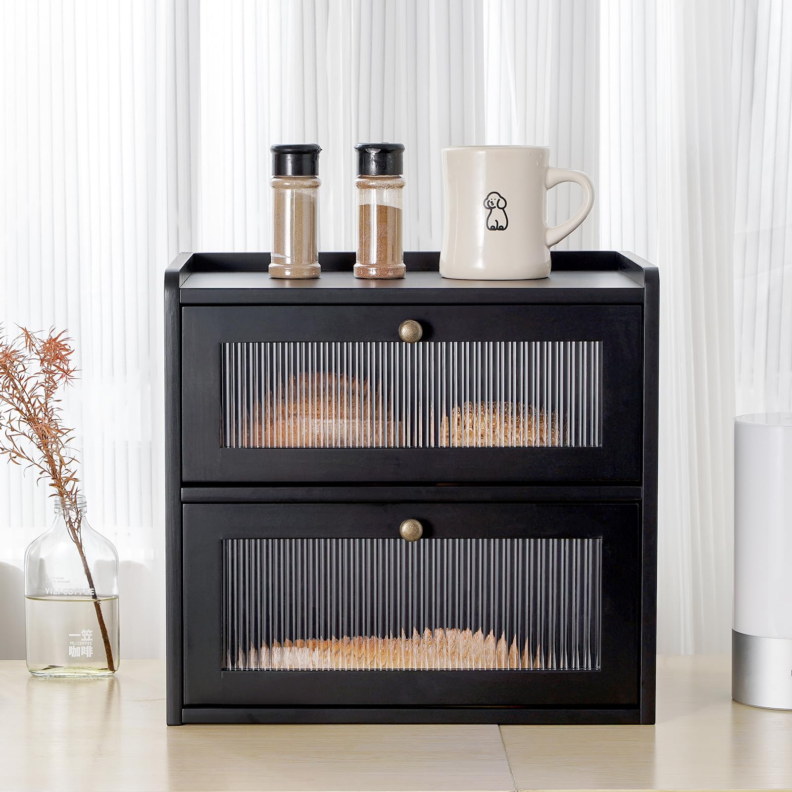Sunhoo bread box magnetic door keeps contents clean and accessible