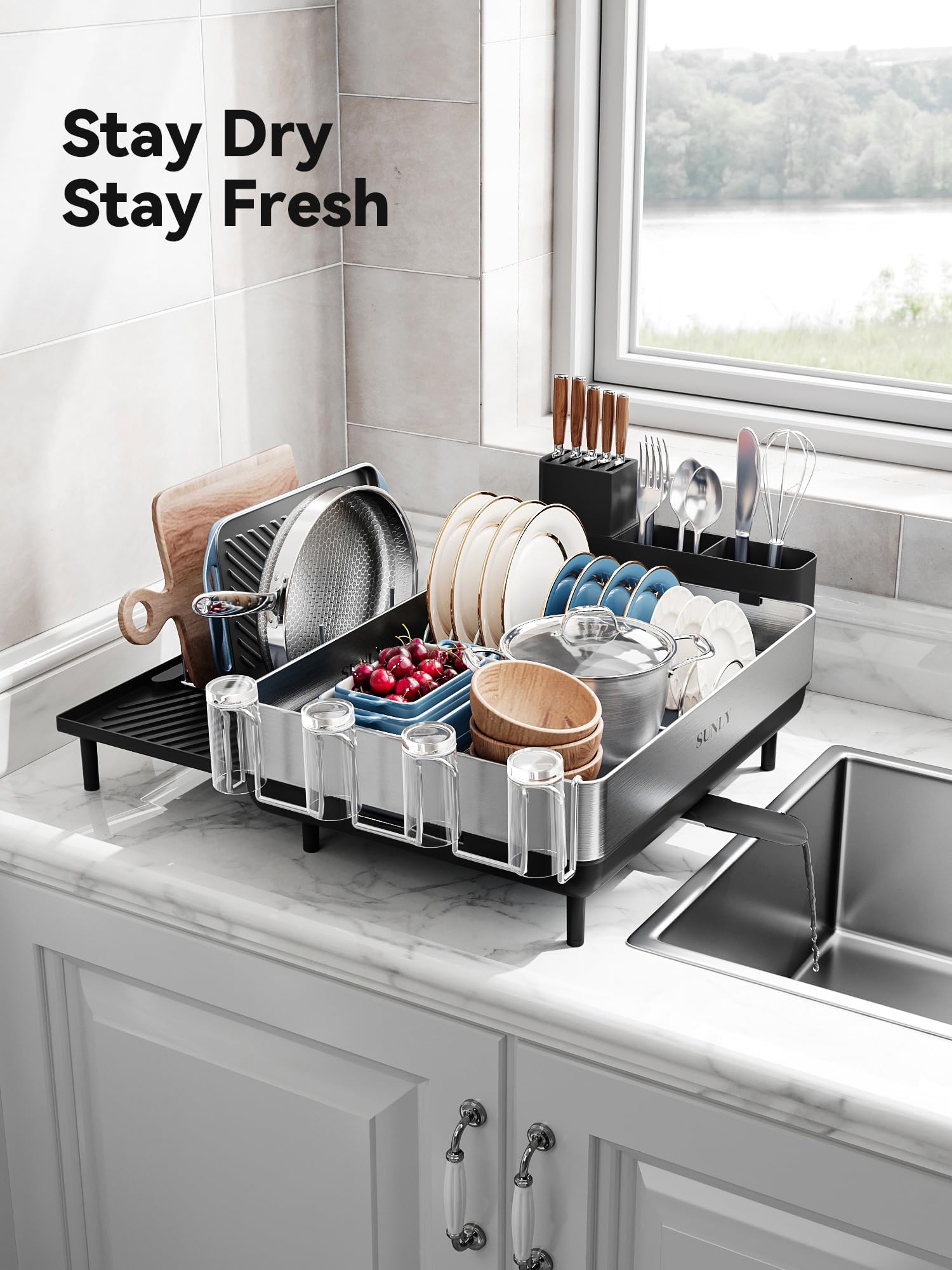 SUNLY versatile kitchen setup for organized drying near the sink
