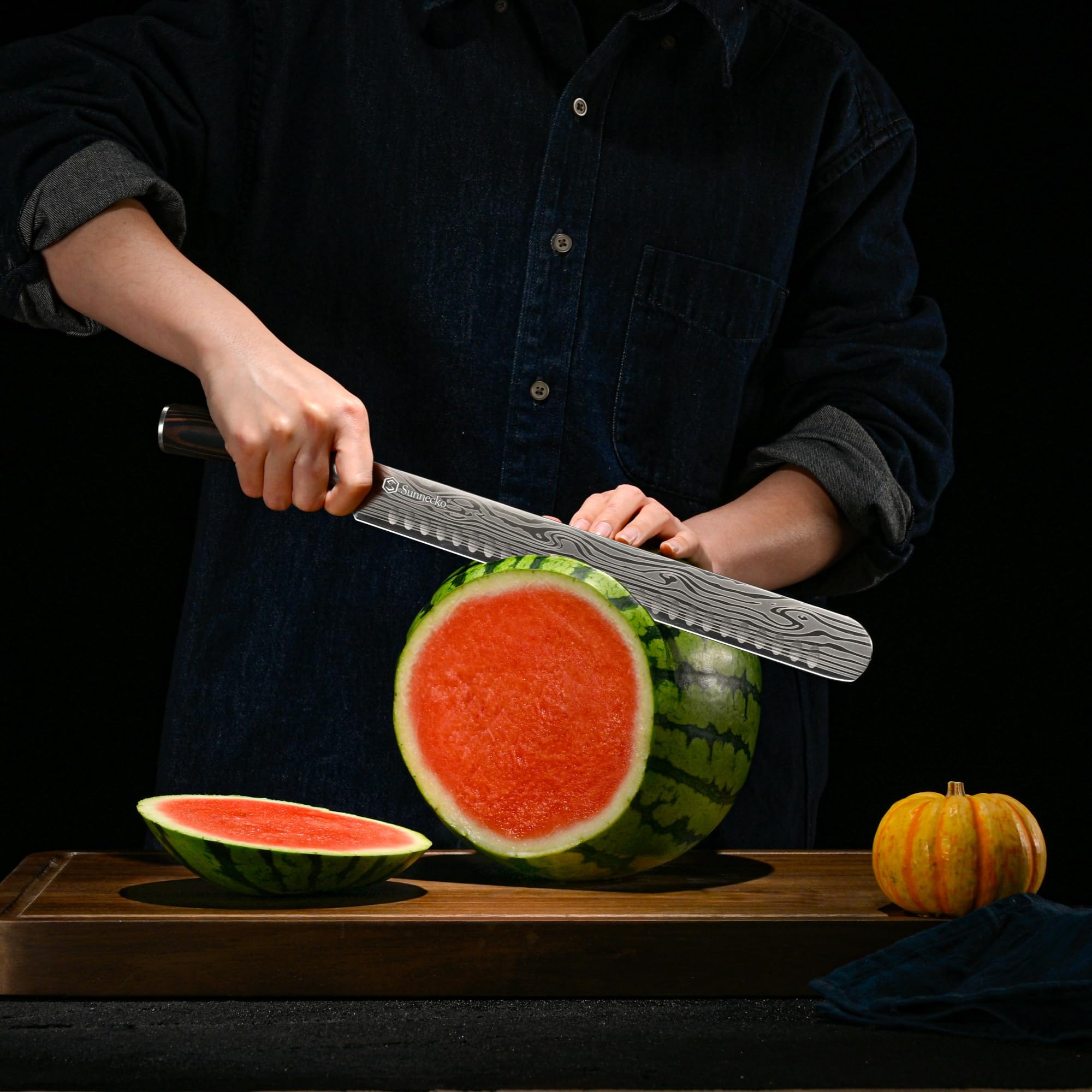 Sunnecko includes kitchen tweezers for careful meat handling.