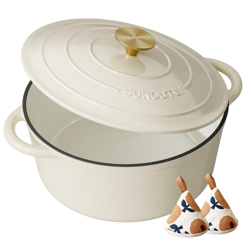 SUNOUTLY enameled Dutch oven with lid on demonstrates 6qt capacity for even heat.