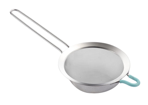 Sunwukin 5.5-inch fine mesh strainer with handle for quick noodle drainage.