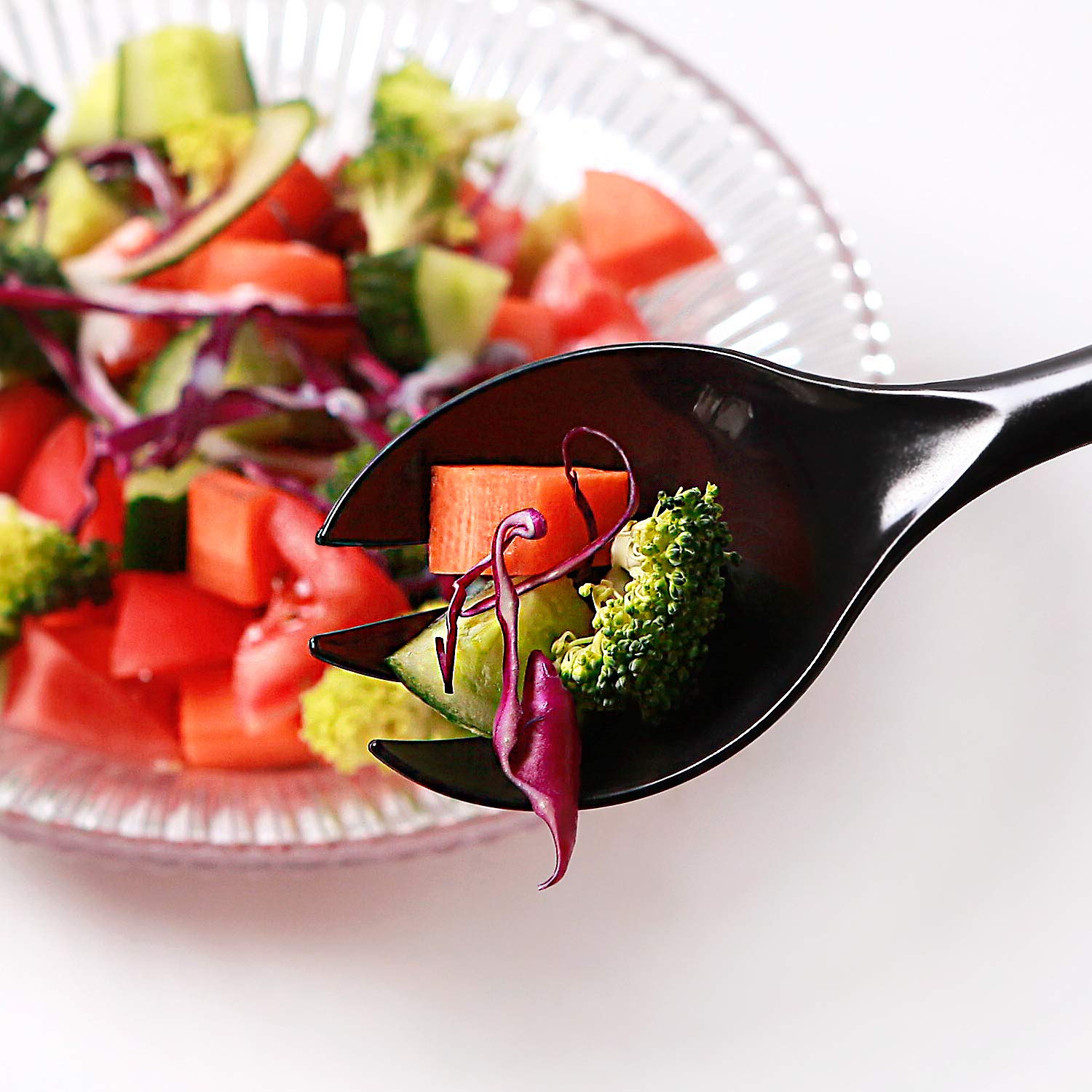 Supernal disposable serving utensils set, ideal for catering events and weddings.