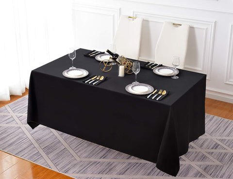 Surmente tablecloth ideal for outdoor dining and events.