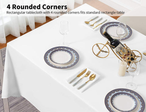 Outdoor picnic setup with Surmente tablecloth for a clean, fresh table presentation.