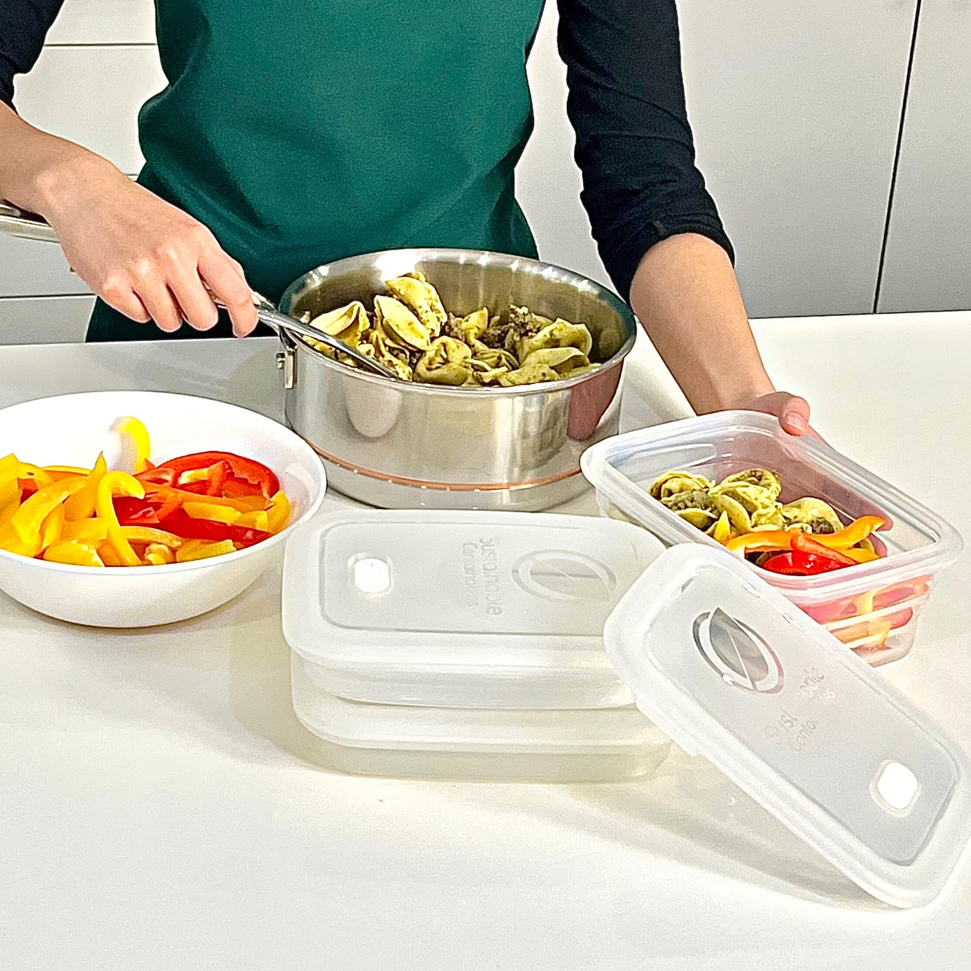 Sustainable Containables LFGB-certified container ideal for travel and camping.