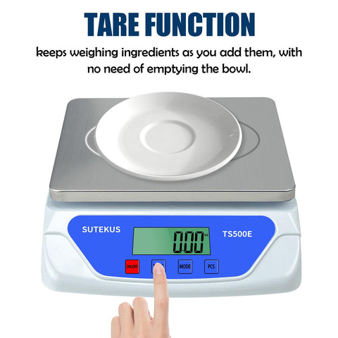 Tare and mode functions allow fast zeroing for accurate ingredient separation.