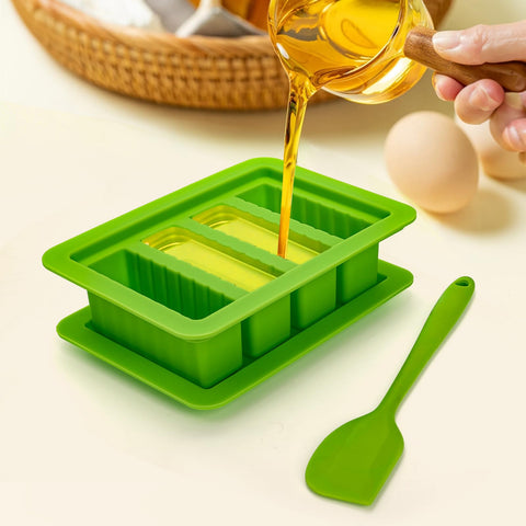 Suwimut mold lid closed to indicate freshness preservation