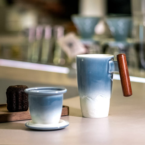 Suyika Tomotime blue mug is versatile for tea, coffee, or water.