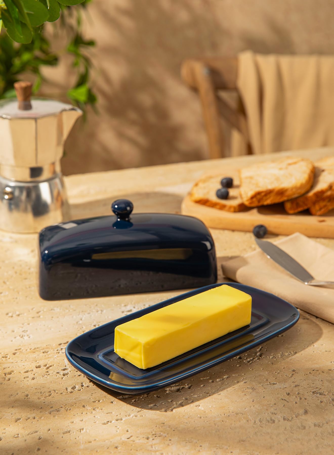 Sweese butter dish center ridges keep butter neatly centered.