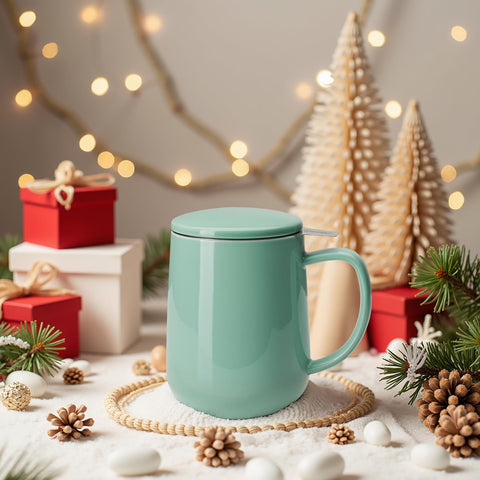 Sweese lid concentrates aroma while keeping tea warm.