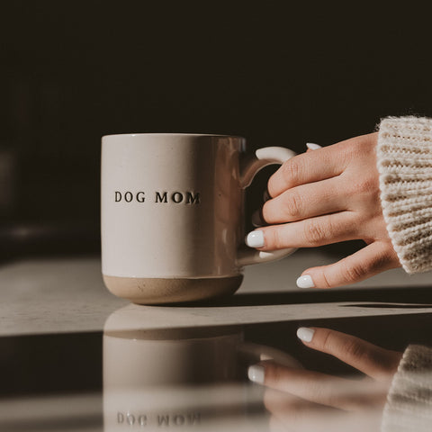 Sweet Water Decor Dog Mom mug as gift, presentable and charming.