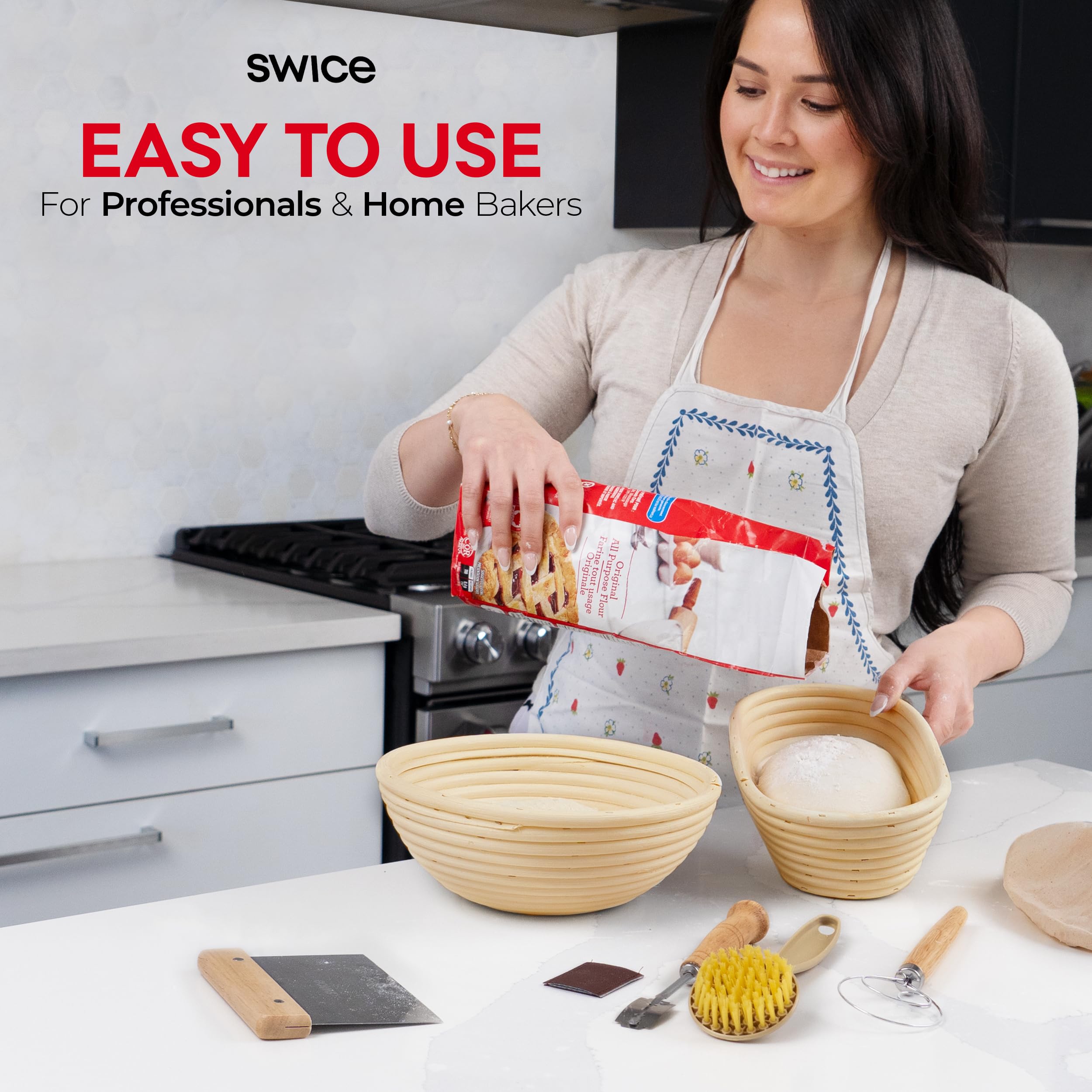 Swice silicone basting brush for even glaze and moisture distribution.