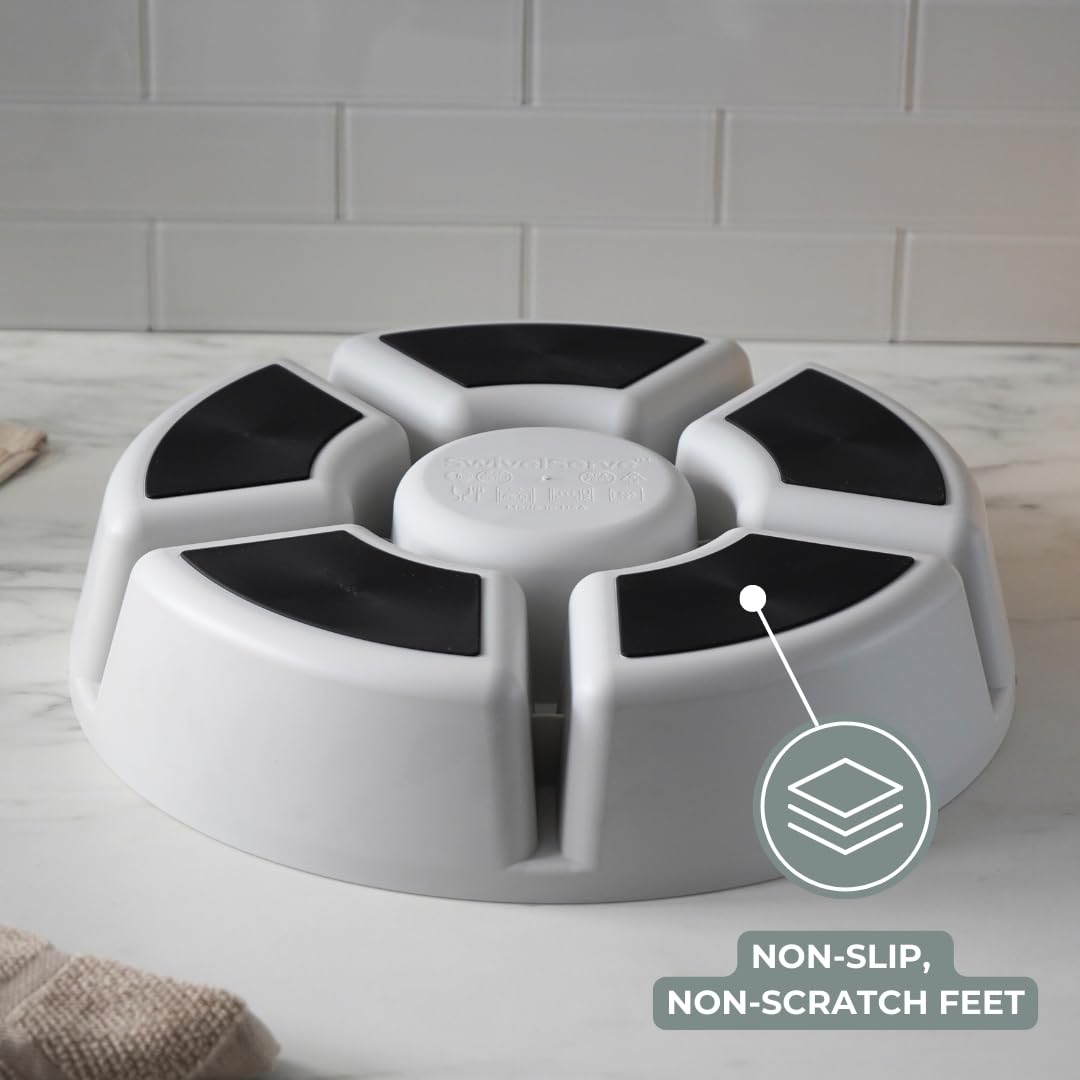 SwivelServe leakproof lid closes tightly to prevent spills during transport.
