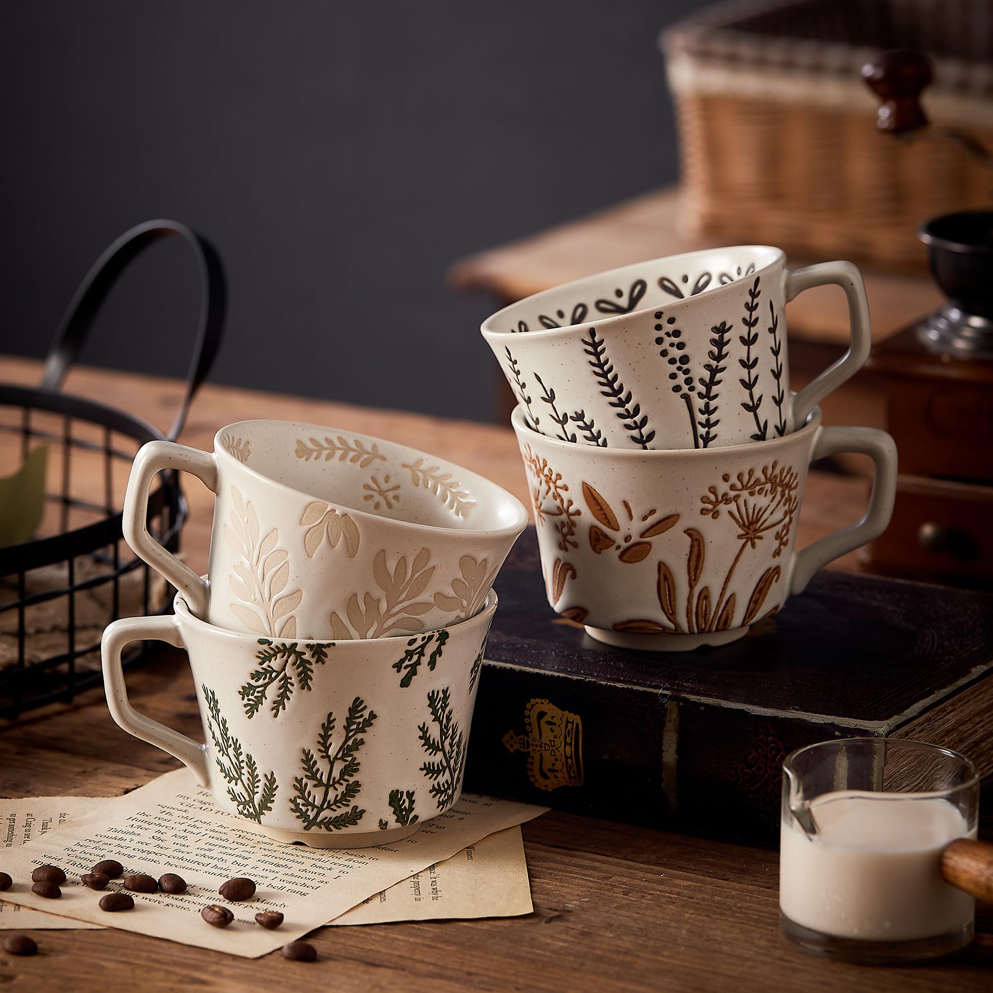 Swuut mug with big handle provides comfortable grip for tea.