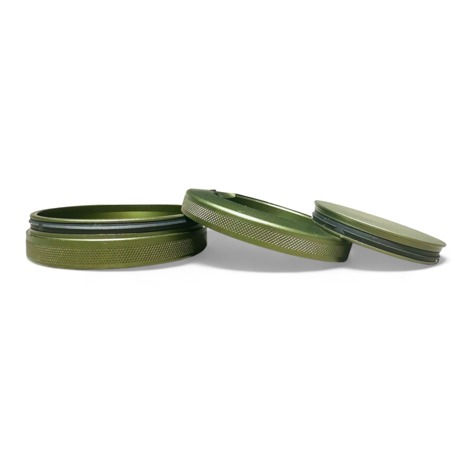 Syn Tin Edition 017 America metal container showcasing secure seal for spills prevention