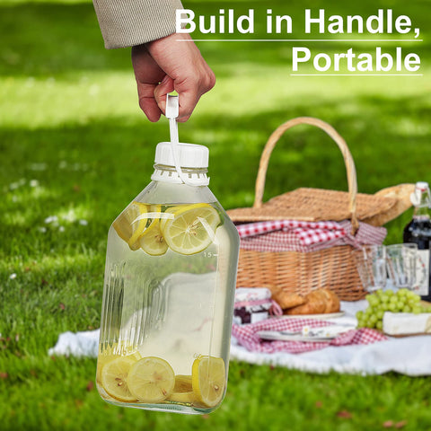 Syntic clear BPA-free glass keeps beverages cold in fridge.
