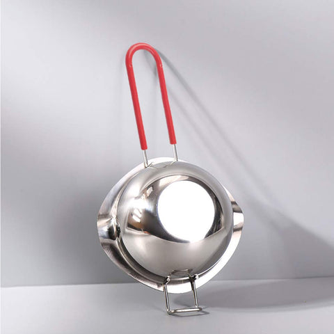 Sysmie heat resistant handle stays cool during pouring