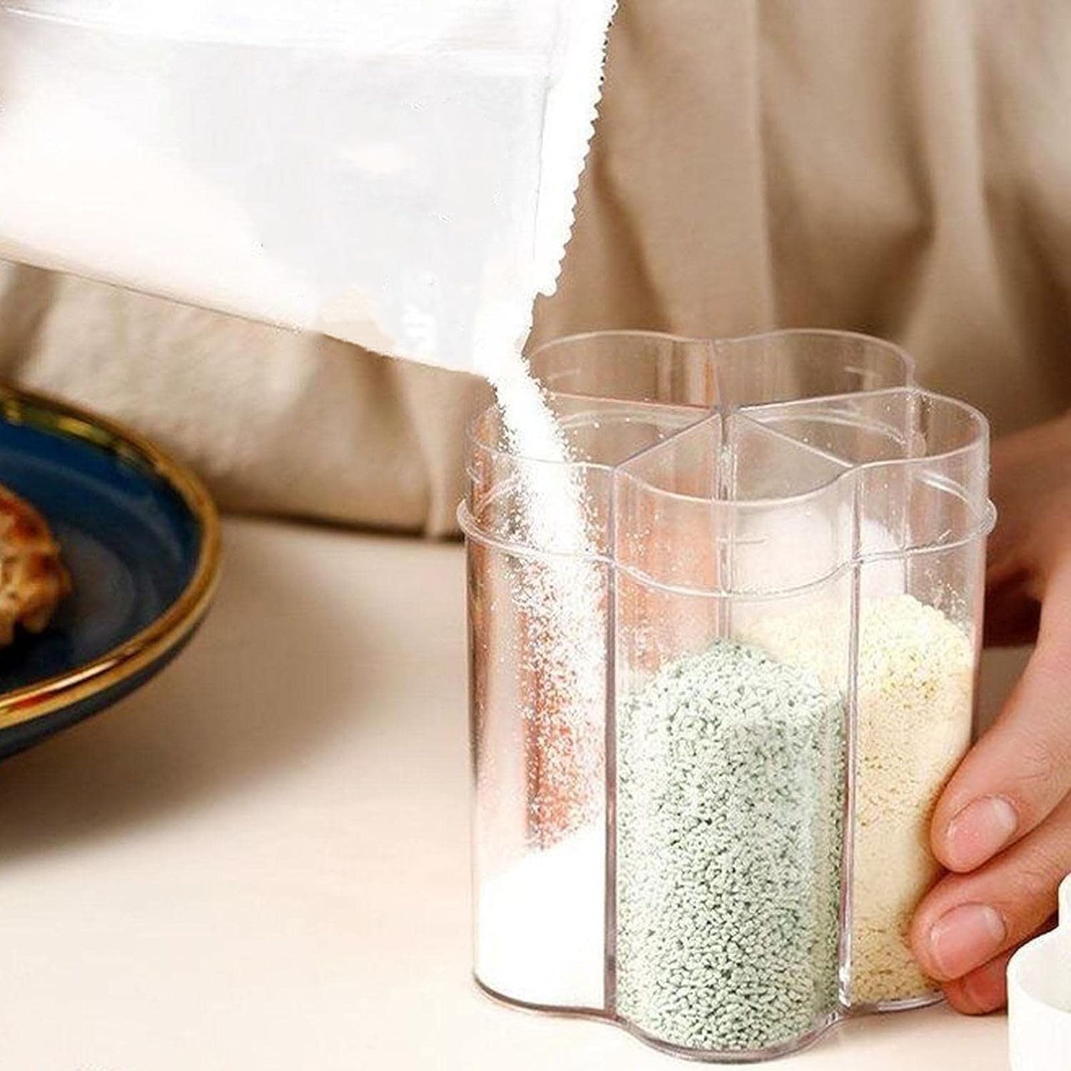Tahonuss travel spice dispenser with clear mesh-cap for easy dosing