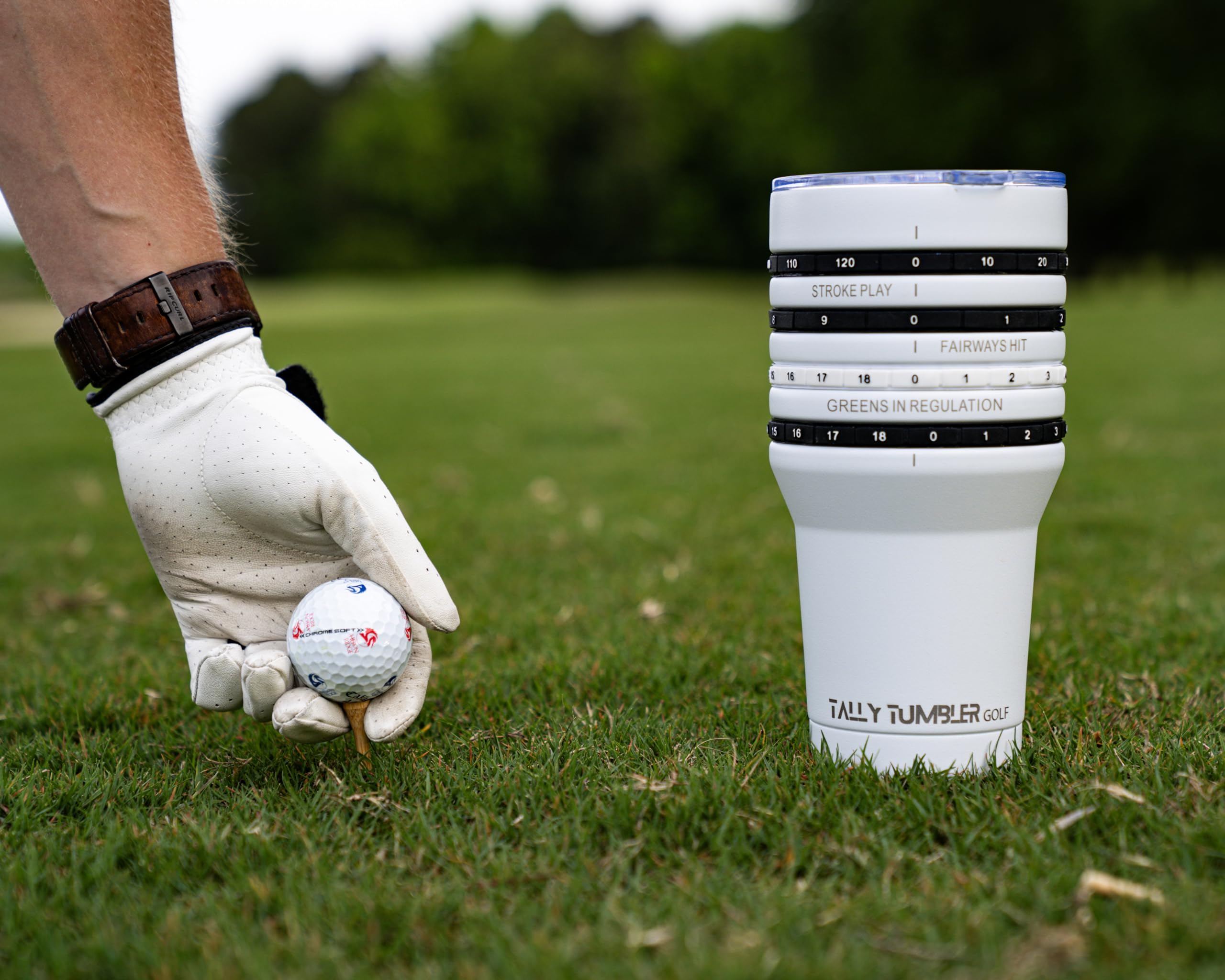 Tally Tumbler double-wall insulation keeps beverages hot or cold on the course