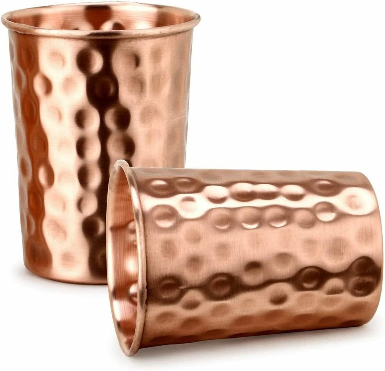 Taluka leak-proof pitcher keeps beverages secure while pouring at the table.