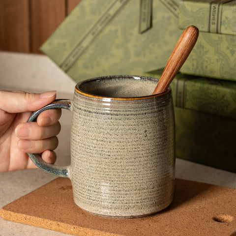 TaoTaojarvie big-belly 22oz mug offers comfortable grip