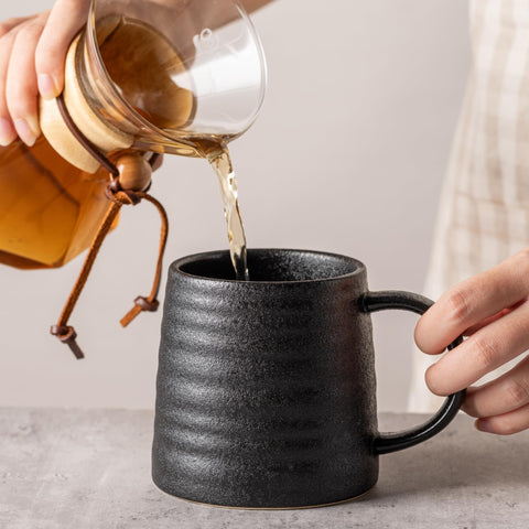 TaoTaojarvie mug wide bottom design enhances stability and heat distribution.