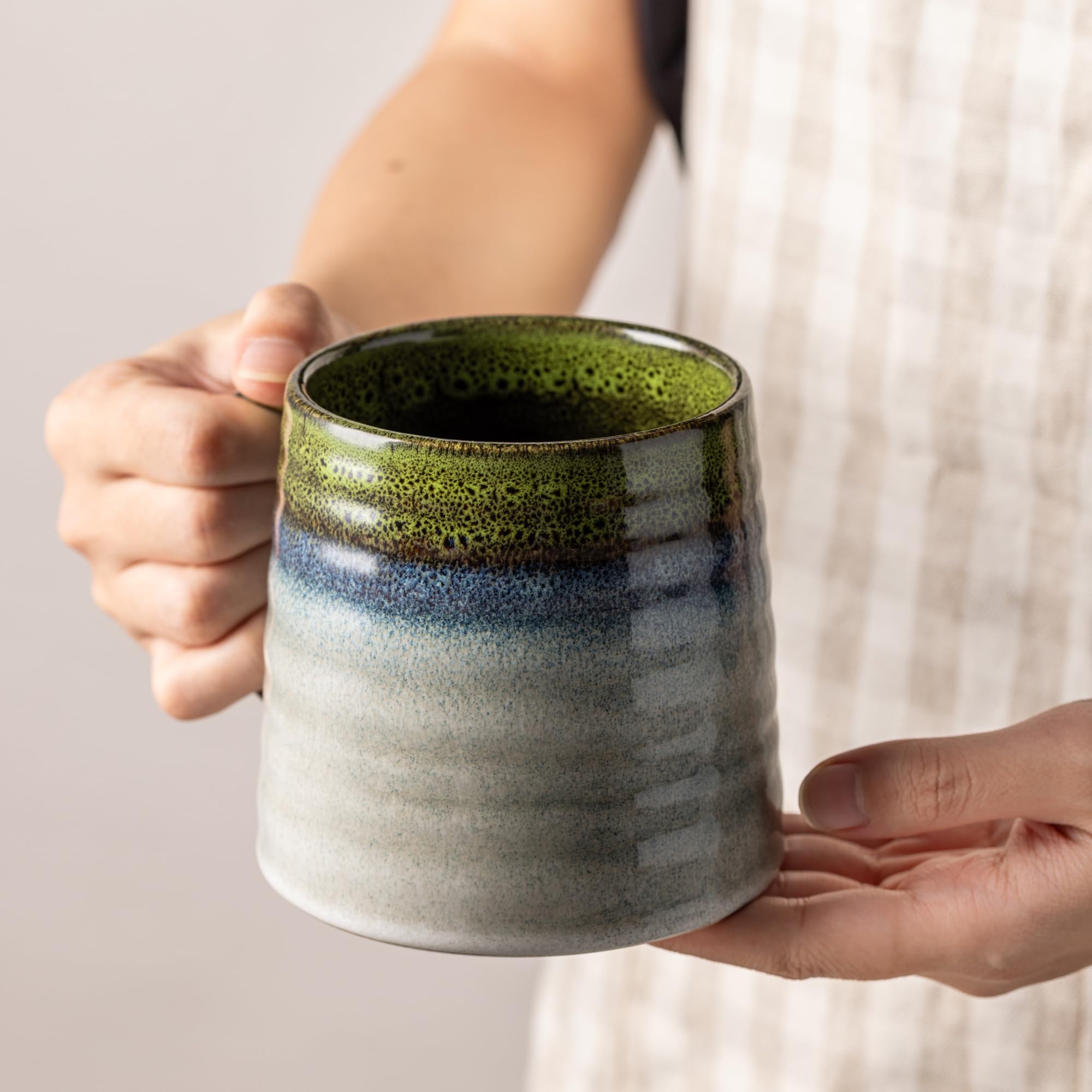 TaoTaojarvie wide-bottom mug provides stable grip and balanced beverages