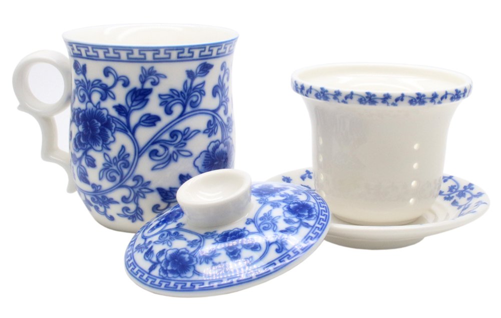 Tea Talent cup with lid resting on saucer for neat serving
