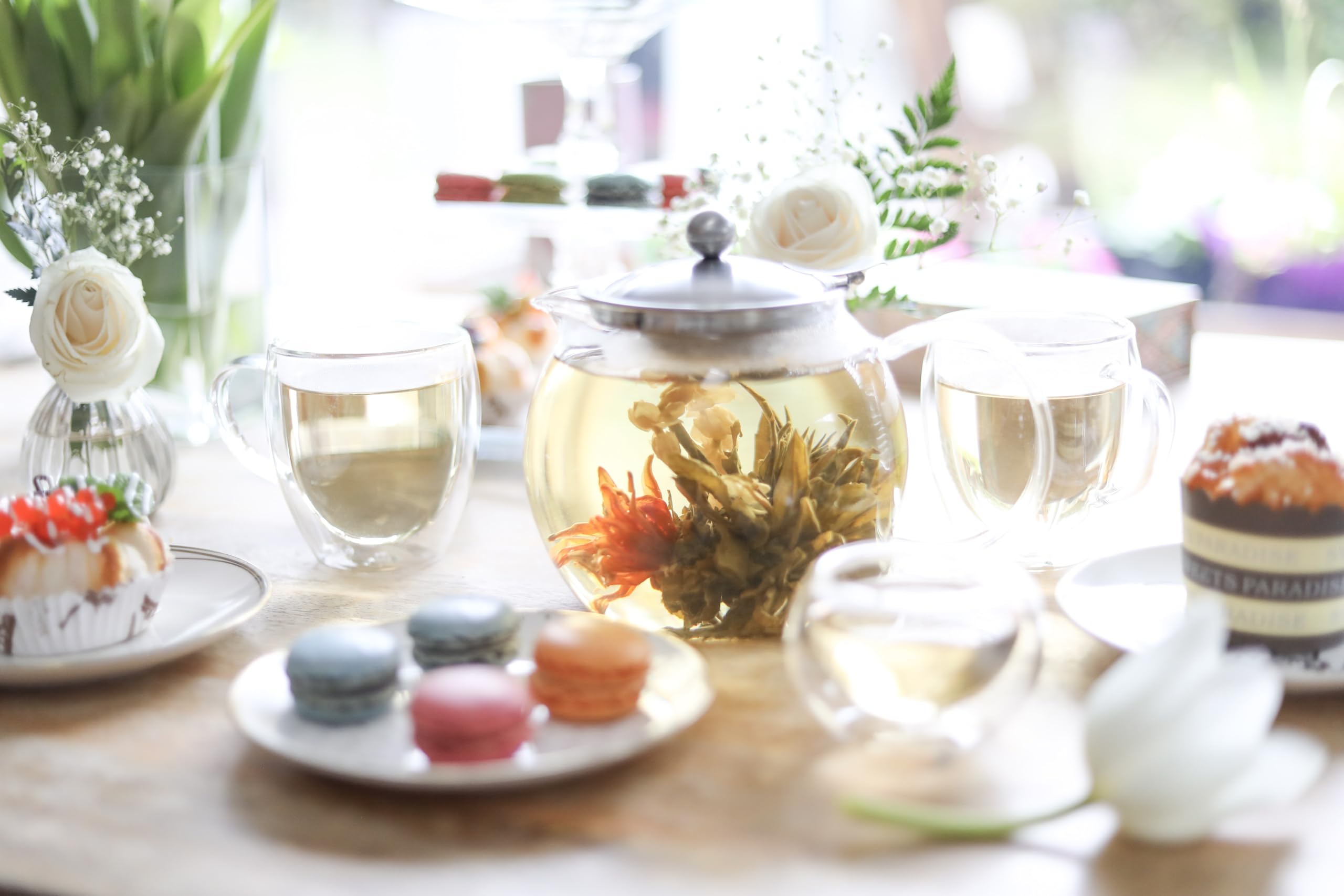 Teabloom Classica removable stainless steel infuser highlights easy loose-leaf brewing.