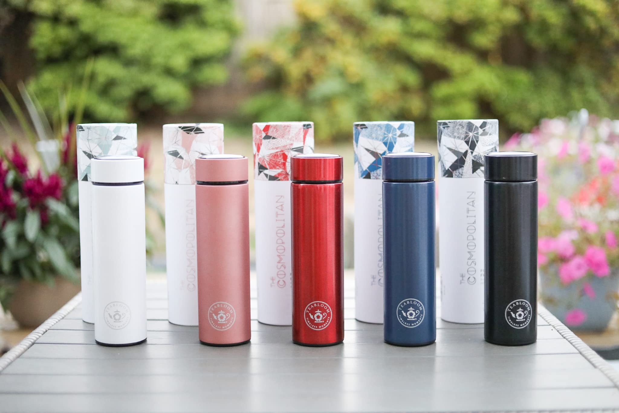 Teabloom Cosmopolitan fits car cup holders for on-the-go use.