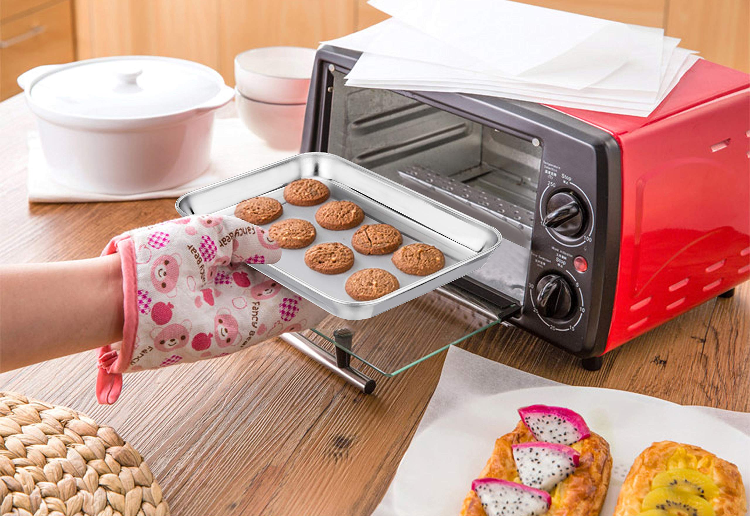 TeamFar heavy-duty stainless steel pans deliver durable daily baking.
