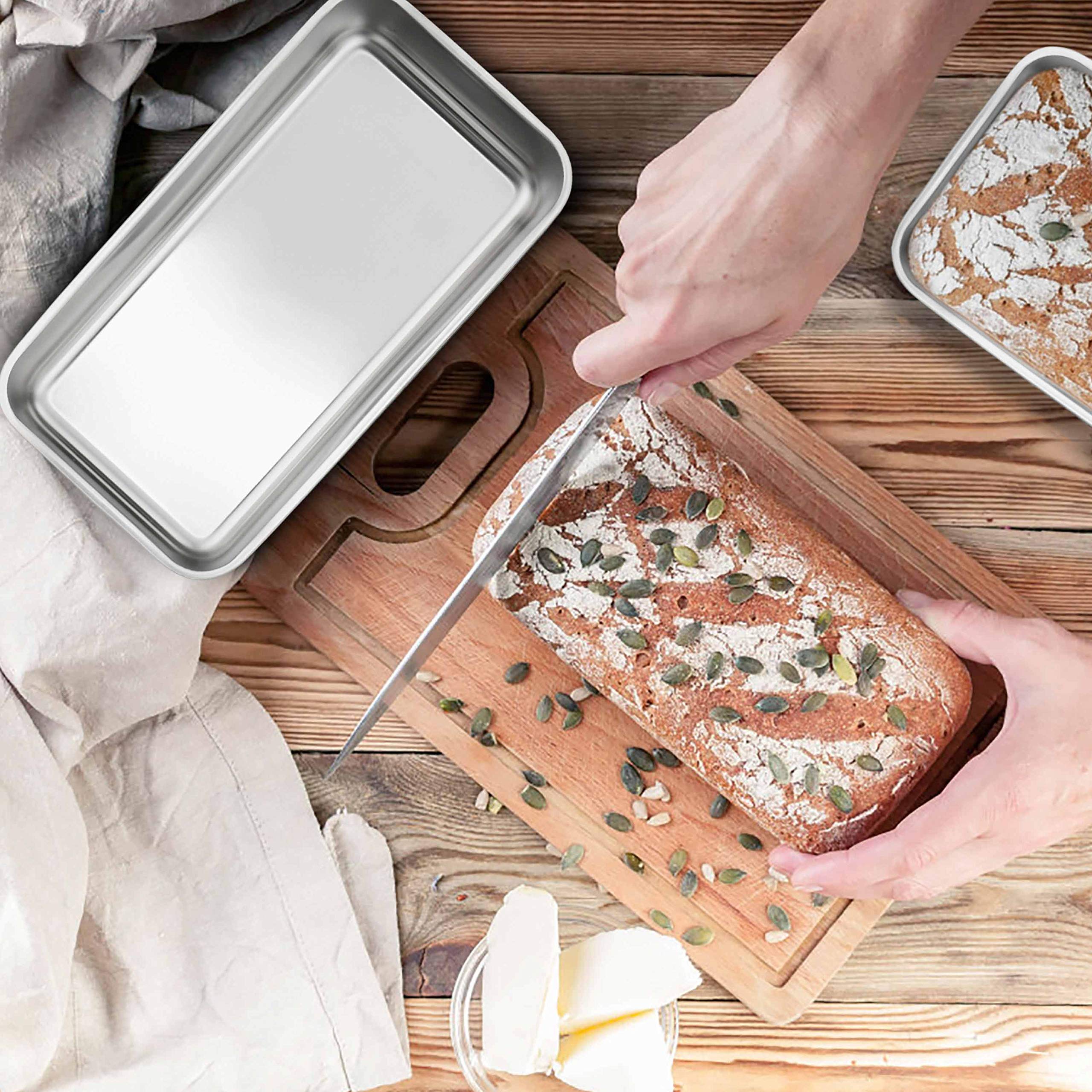 TeamFar loaf pan with deep sides keeps shape and reduces overflow