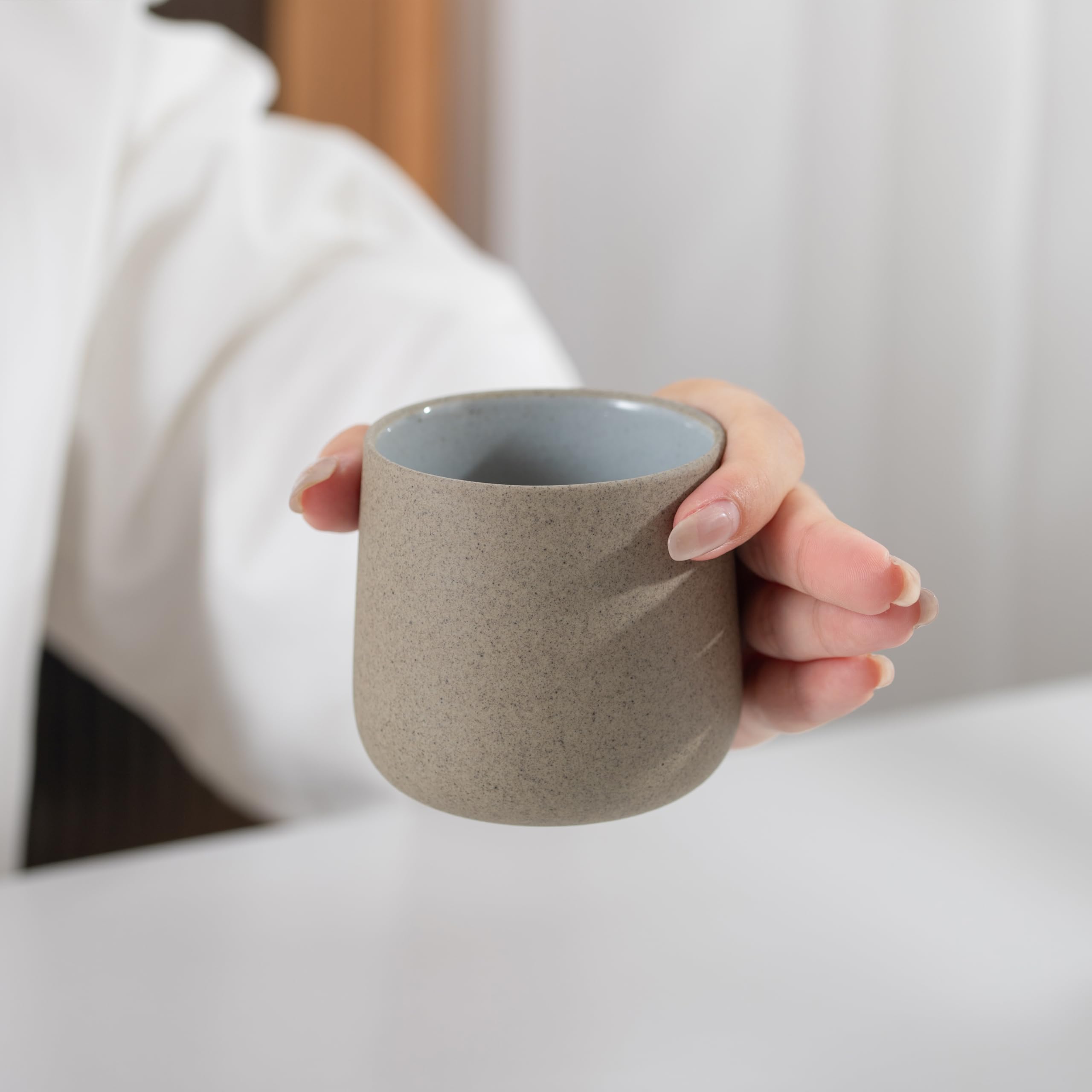 7.2oz (205ml) capacity suits most traditional brews and small cafe servings.
