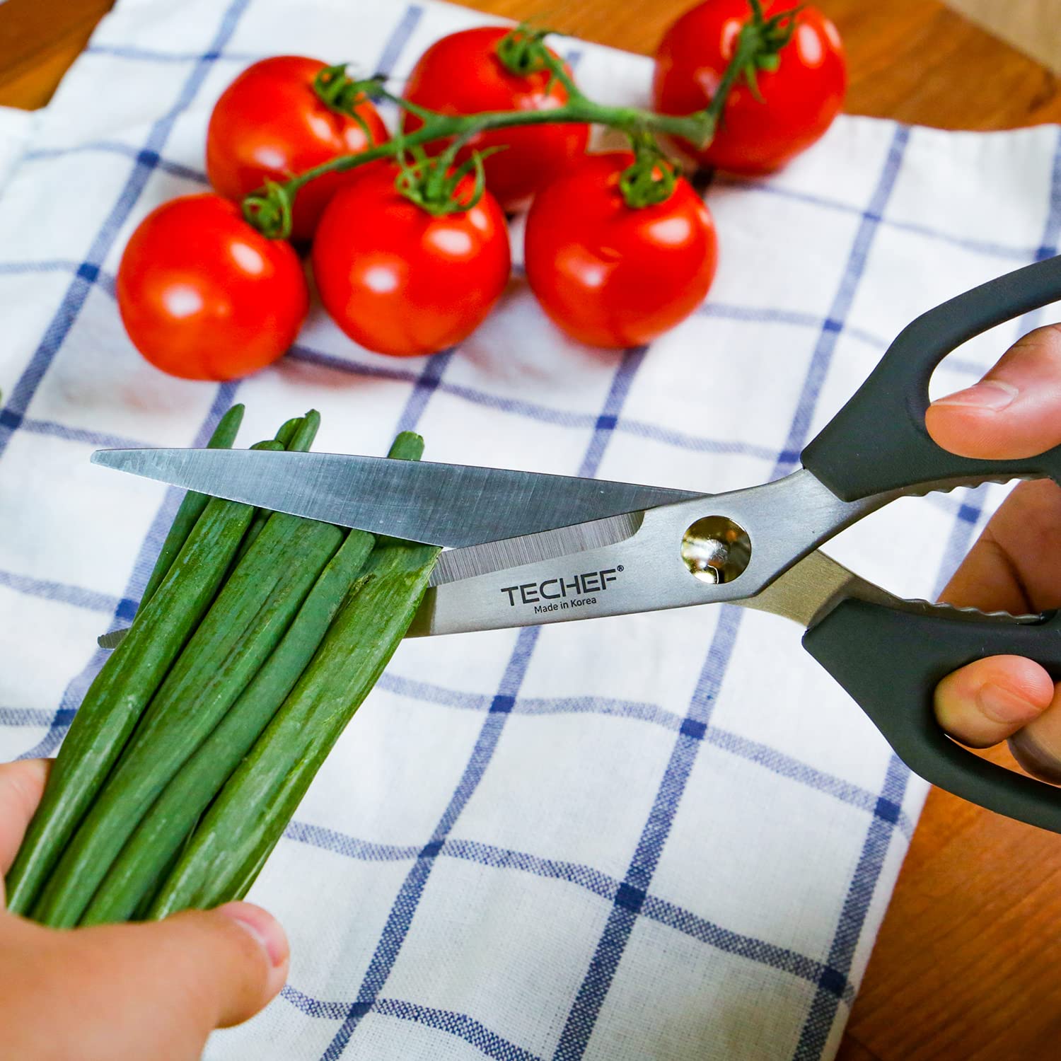 TECHEF kitchen shears for meat and poultry cutting with precision.