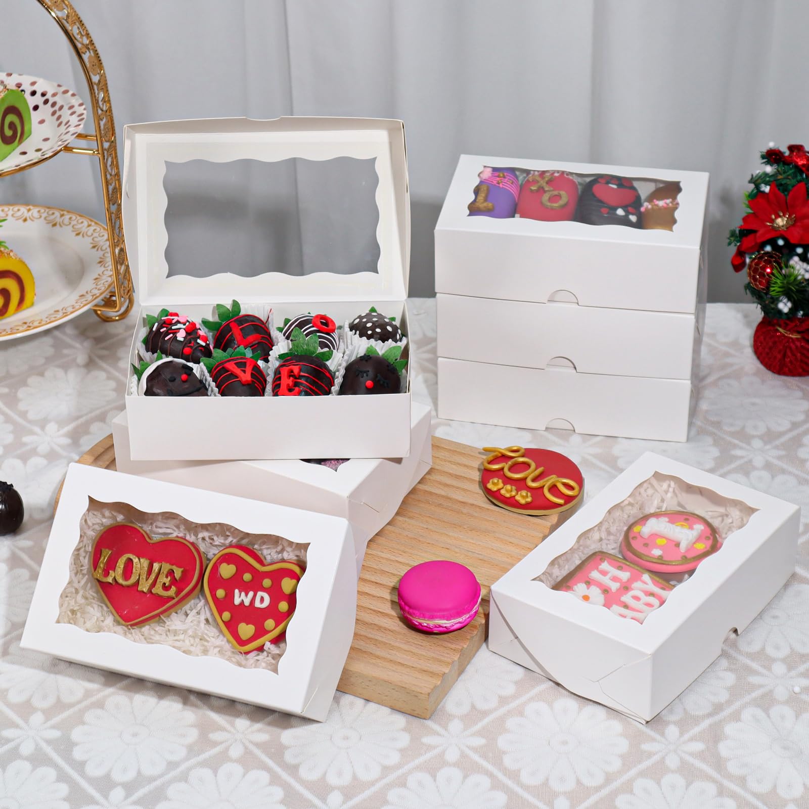 TEMLQPACK white bakery box with window ideal for elegant display.