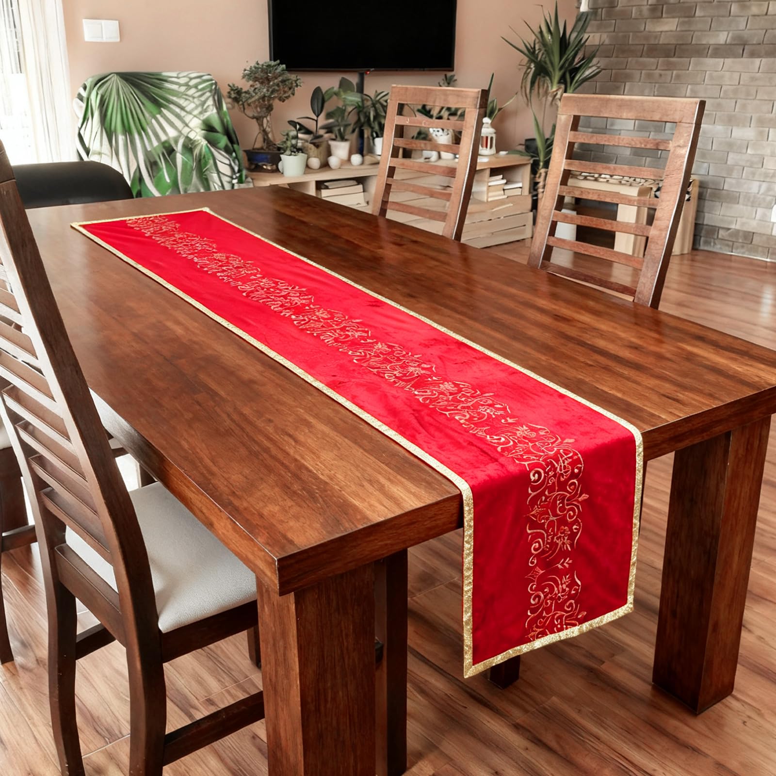 Tenceur red velvet runner presented as a gift-ready holiday decor piece.