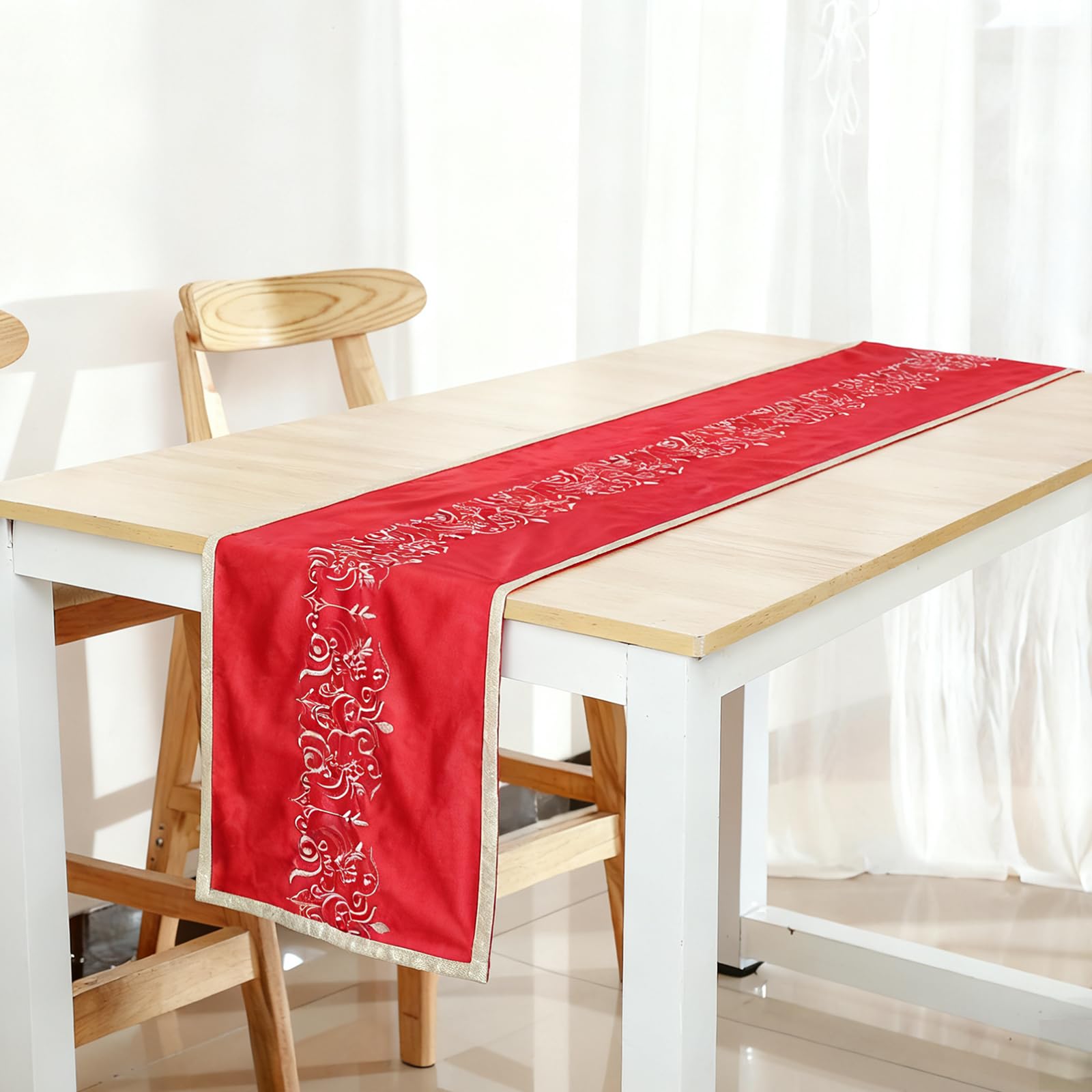 Tenceur long 13x72 inch runner fitting various table sizes.