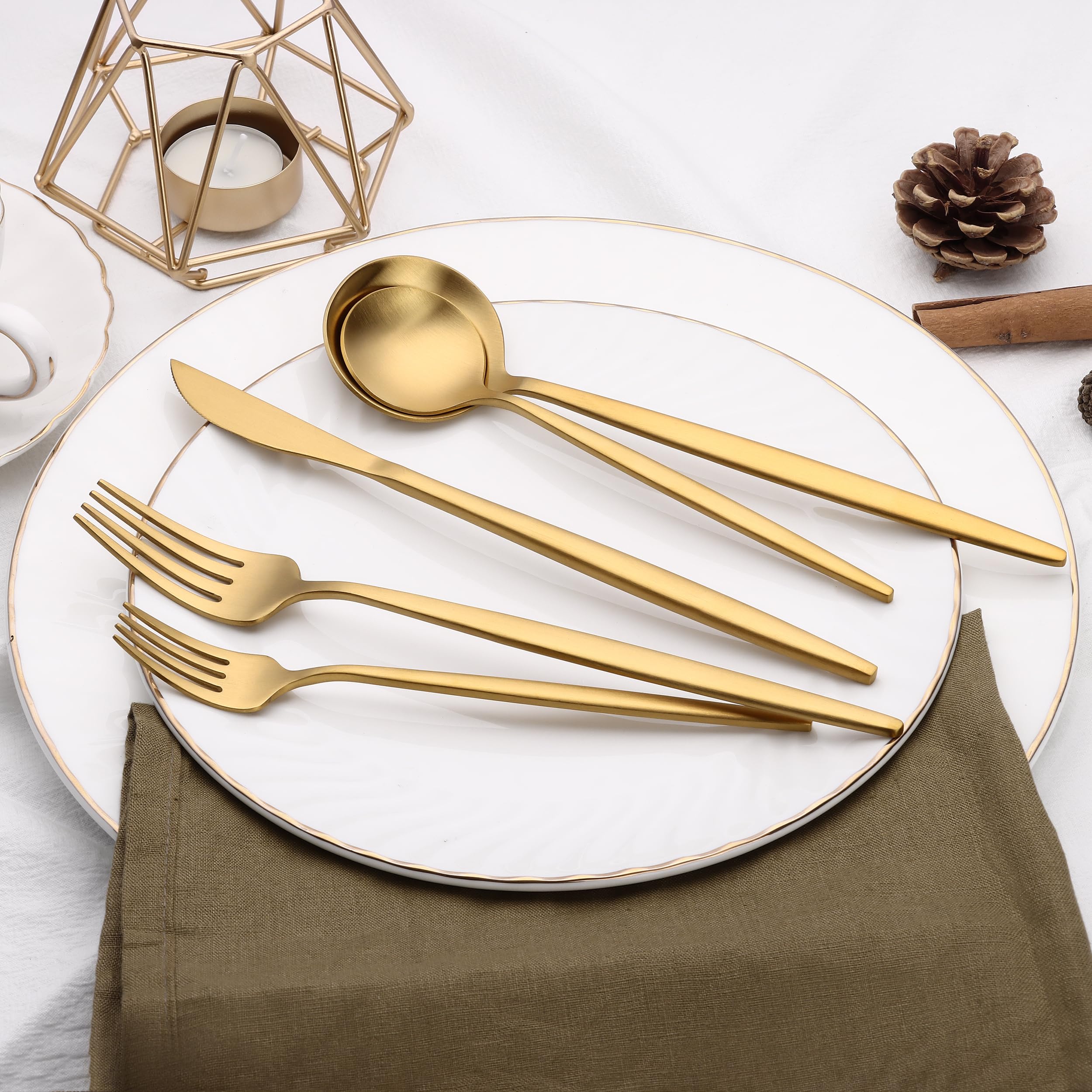 Terlulu wedding and hotel table setting with gold flatware accents
