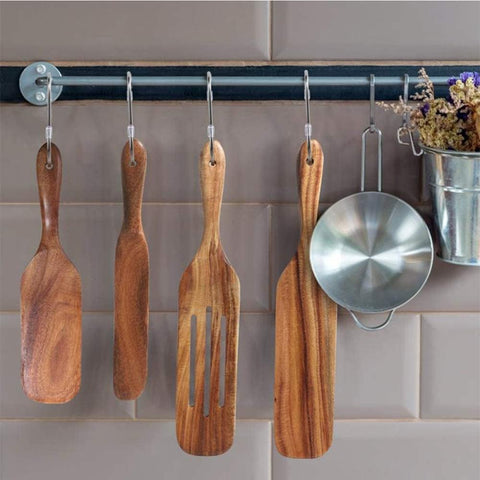 TEZZ wooden utensils care-friendly surface shows easy cleaning after use.