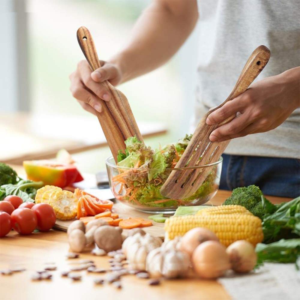 TEZZ Spurtle Set long-handle design eases stirring.