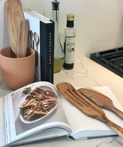 TEZZ Spurtle set highlights nonstick cookware safety and heat durability.