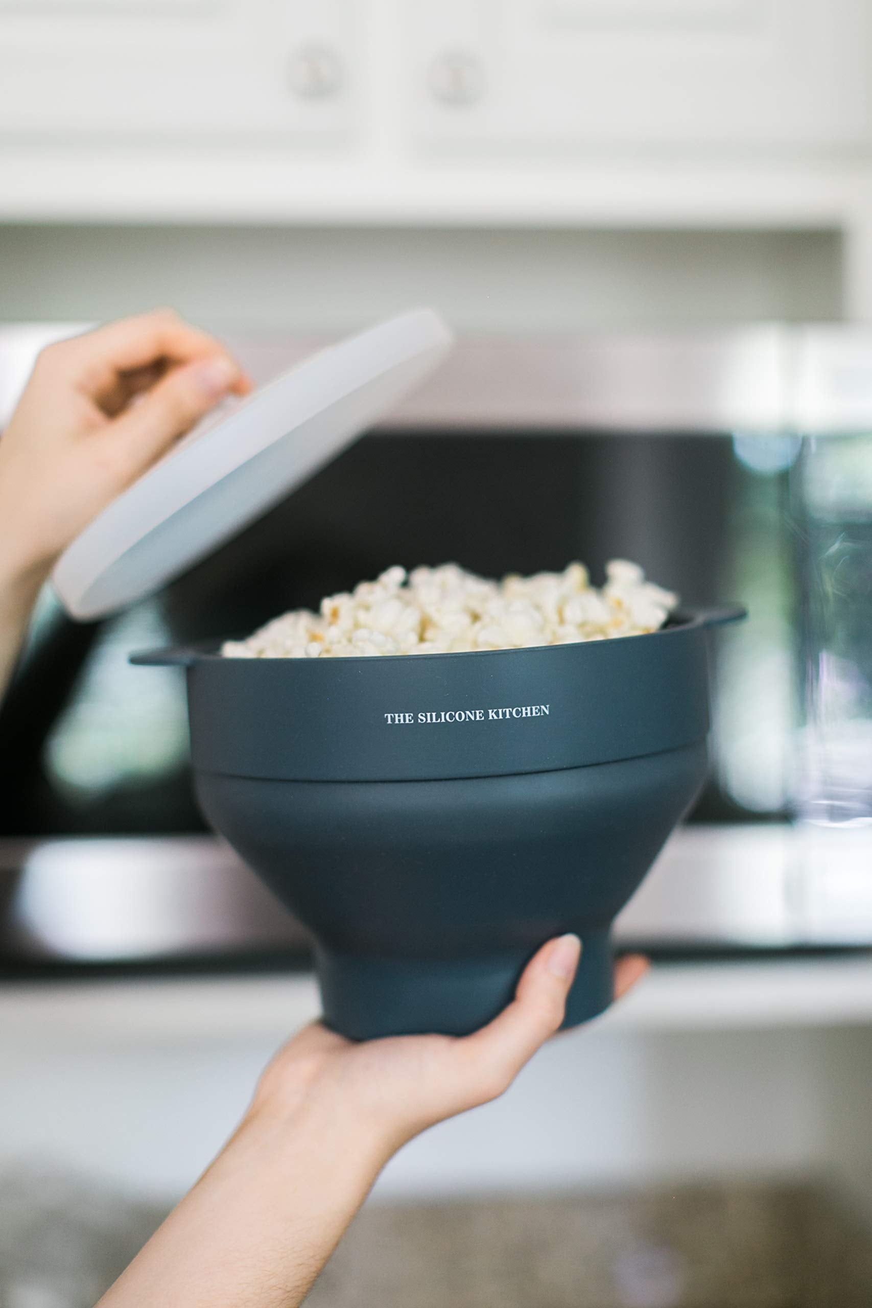 The Silicone Kitchen collapsible bowl collapsed stores flat.